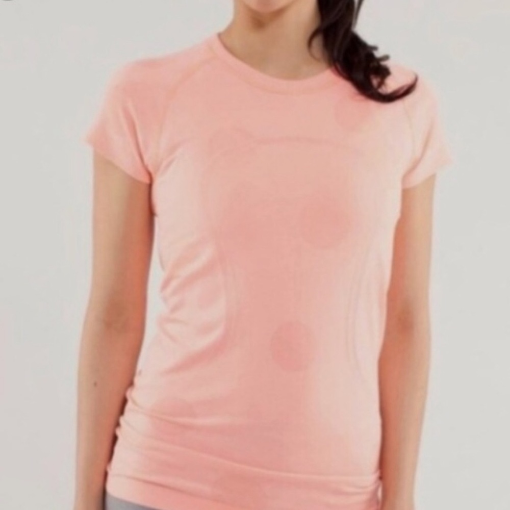 Lululemon swiftly short sleeve polka dot top. Size 6.